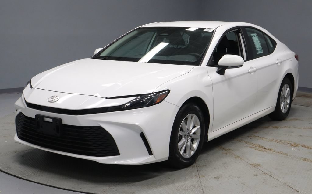 Used 2025 Toyota Camry LE FWD image 7