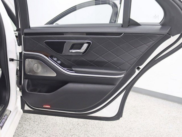 Used 2021 Mercedes-Benz S 580 4MATIC Sedan image 37