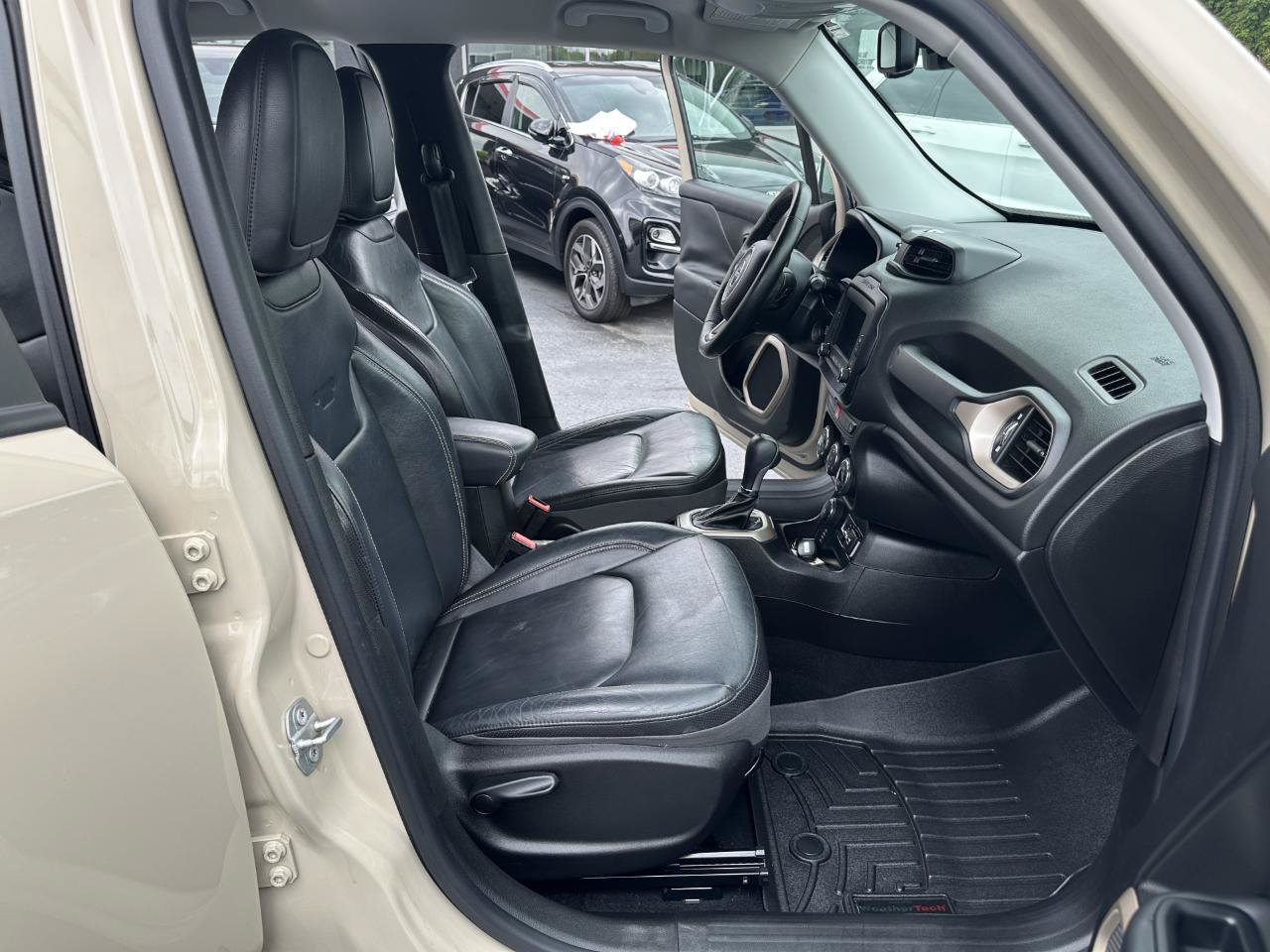 Used 2015 Jeep Renegade Limited AWD/4WD image 44