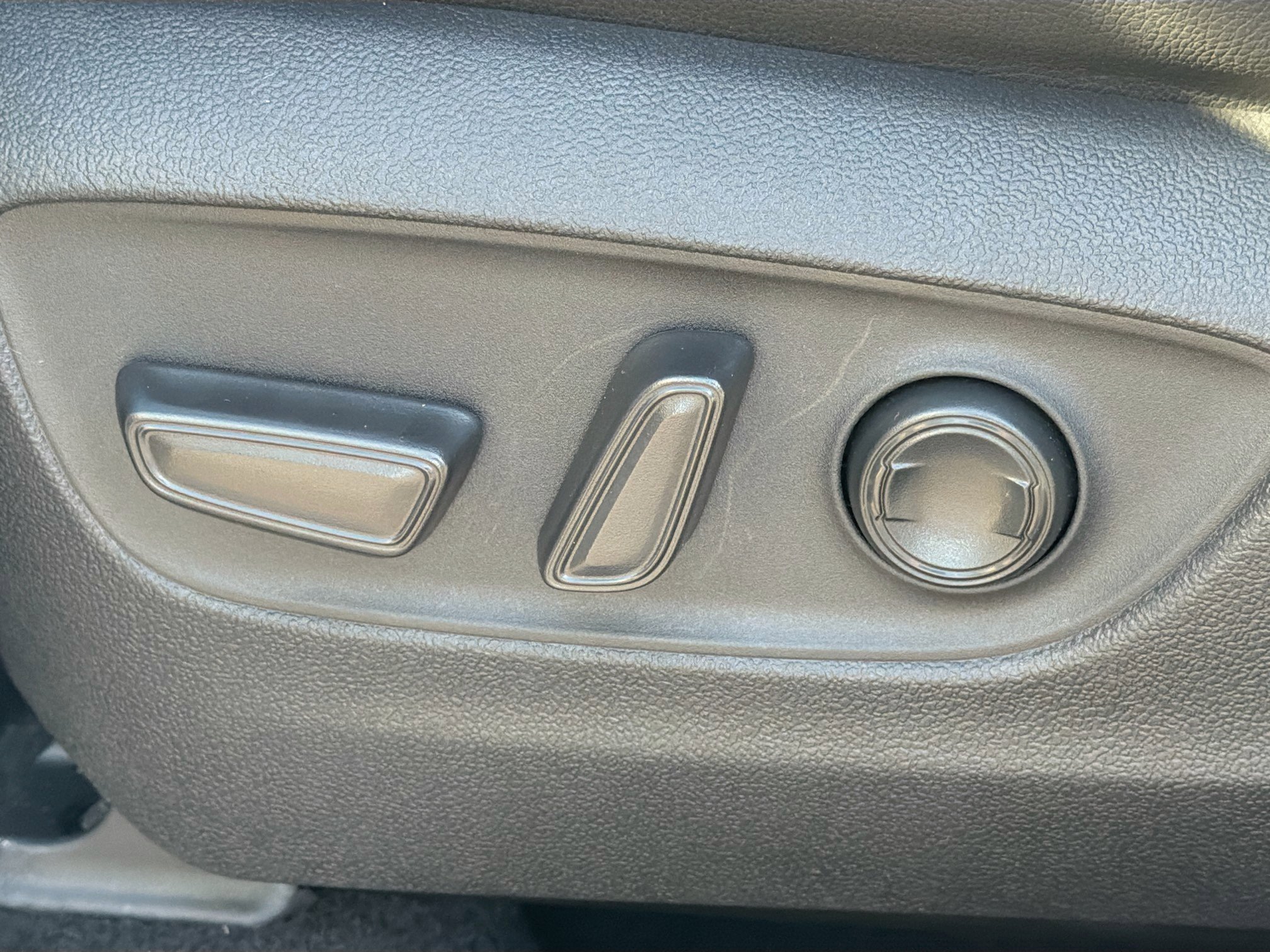 Used 2021 Toyota Highlander Limited image 25