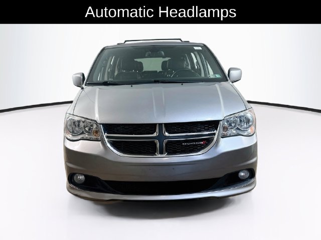 Used 2019 Dodge Grand Caravan SXT FWD image 2