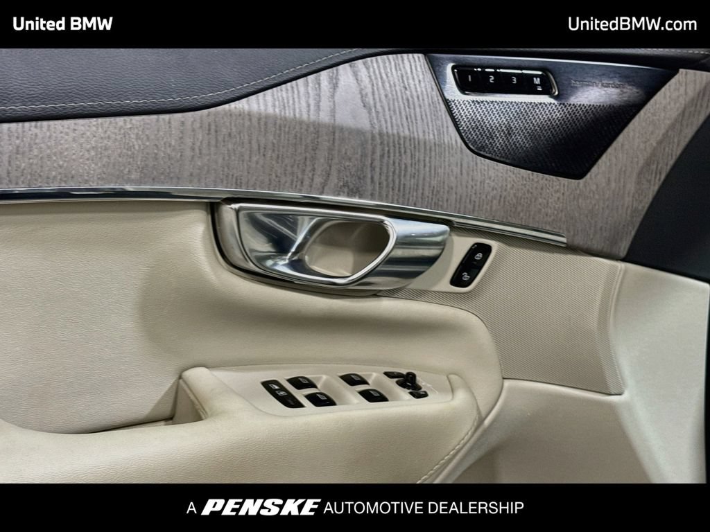 Used 2022 Volvo XC90 T8 Inscription w/ Lounge Package AWD/4WD image 10