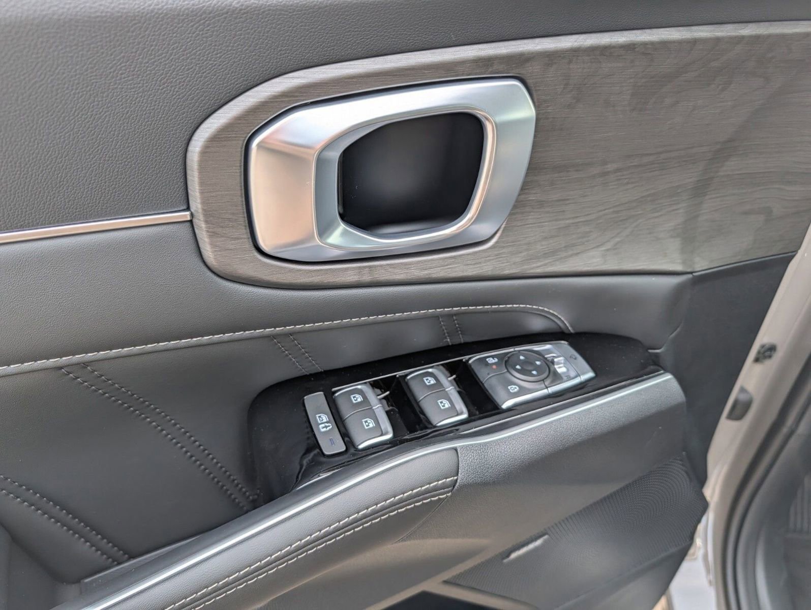 New 2026 Kia Sorento SX image 38