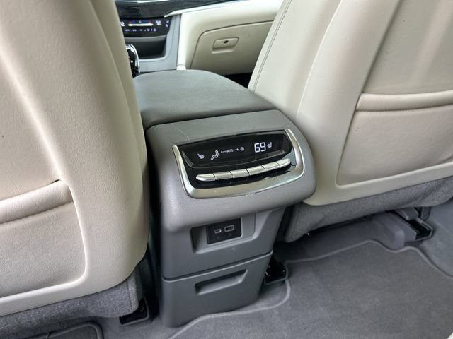 Used 2023 Cadillac XT6 Premium Luxury w/ Technology Package AWD/4WD image 19