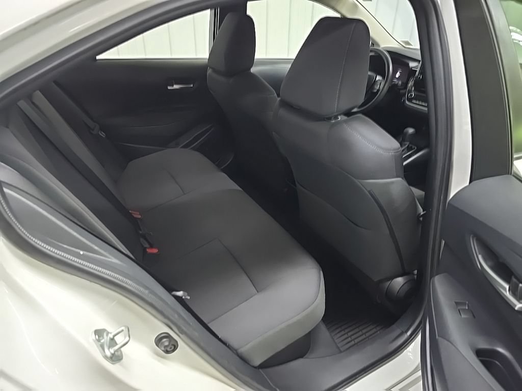 Used 2020 Toyota Corolla LE FWD image 17