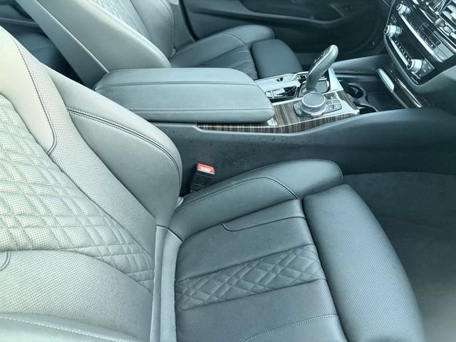Used 2021 BMW 530i w/ Convenience Package RWD image 4