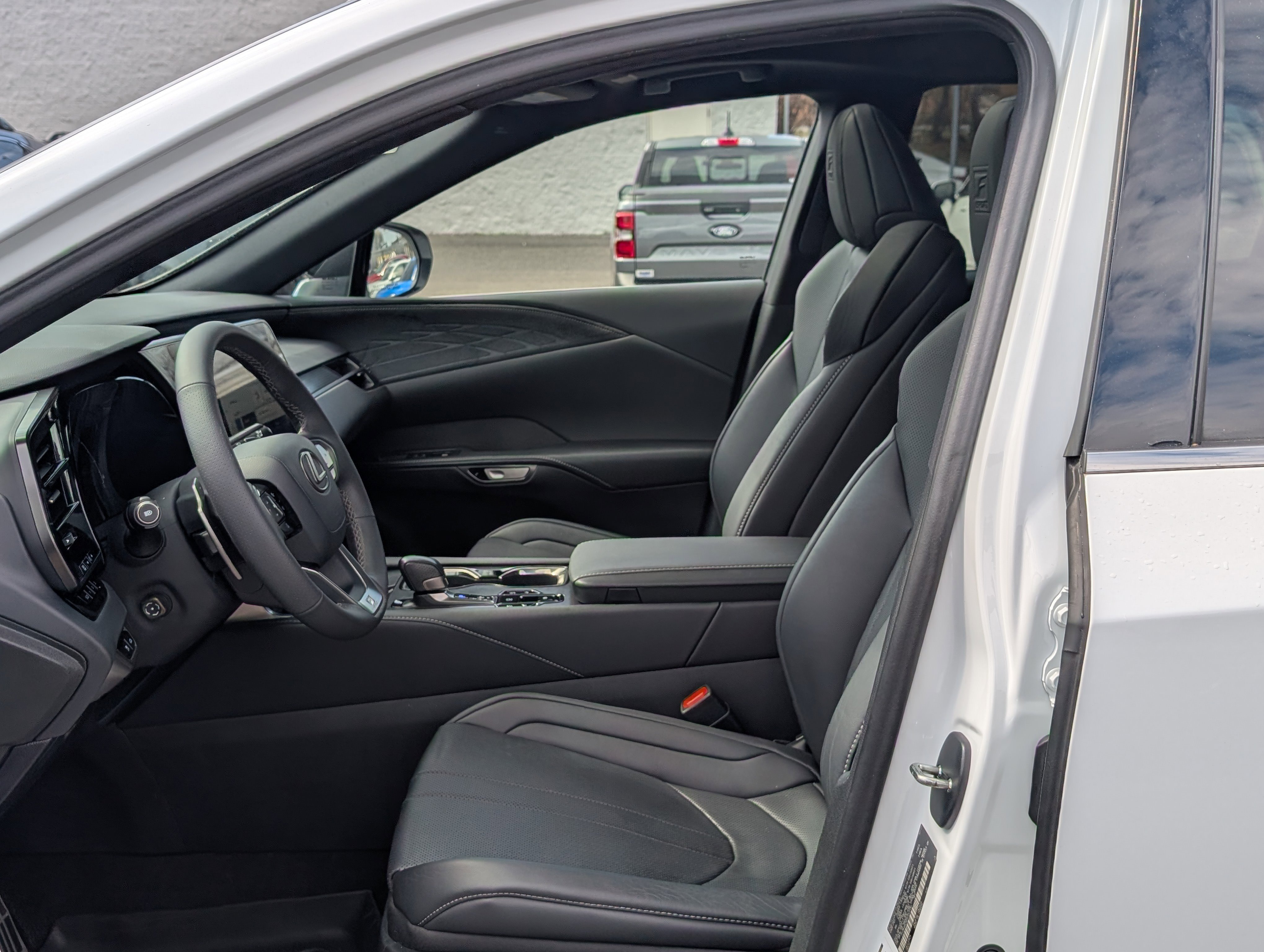 Used 2024 Lexus RX 350 F Sport w/ Technology Package AWD/4WD image 17