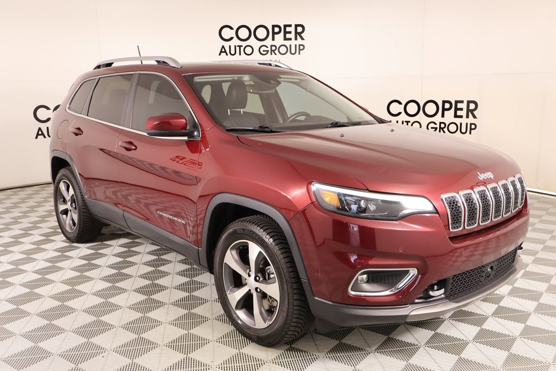 Used 2021 Jeep Cherokee Limited w/ Elite Package AWD/4WD image 1