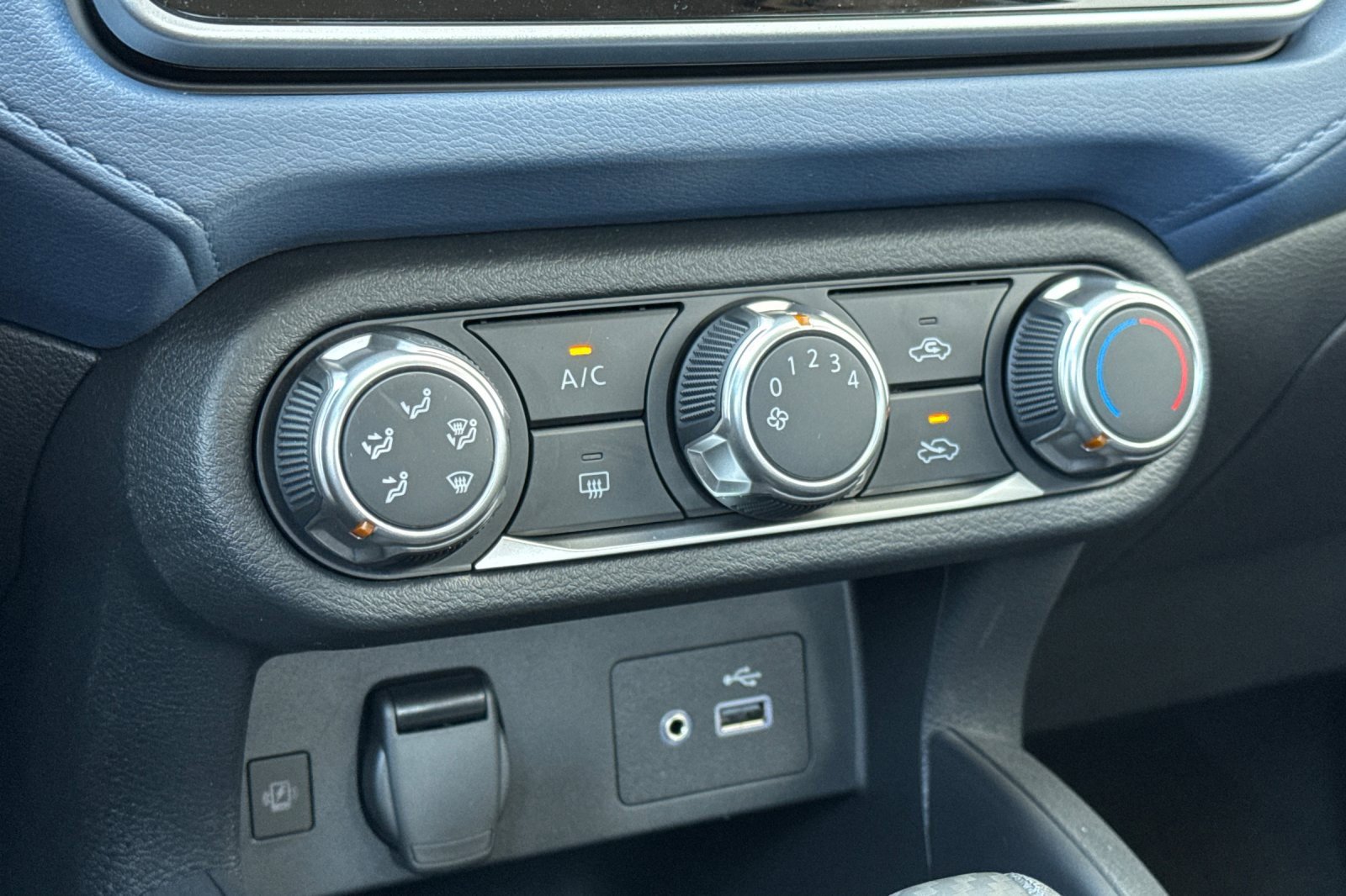 New 2025 Nissan Versa SV w/ Trunk Package image 16