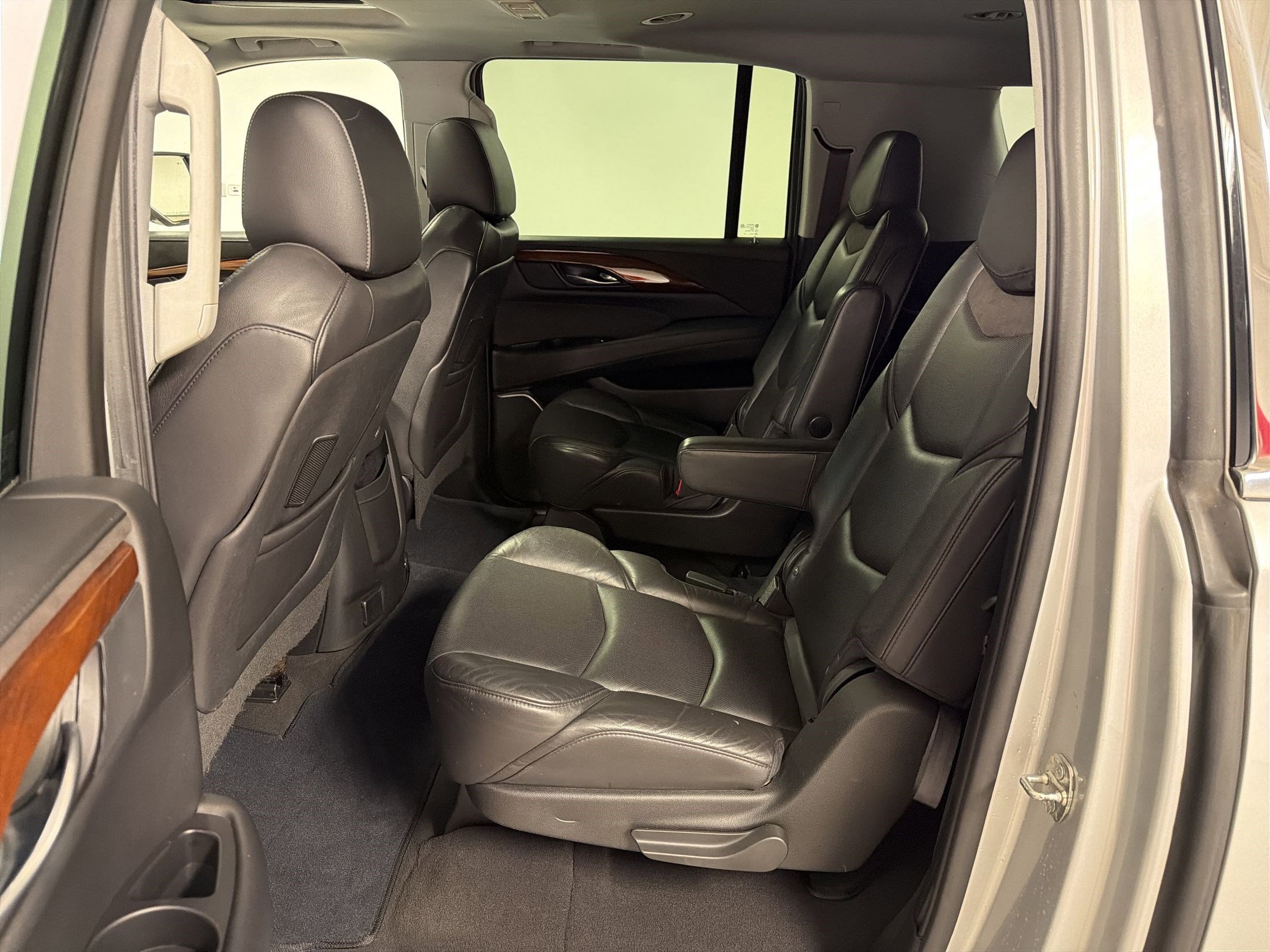 Used 2020 Cadillac Escalade ESV Luxury image 14