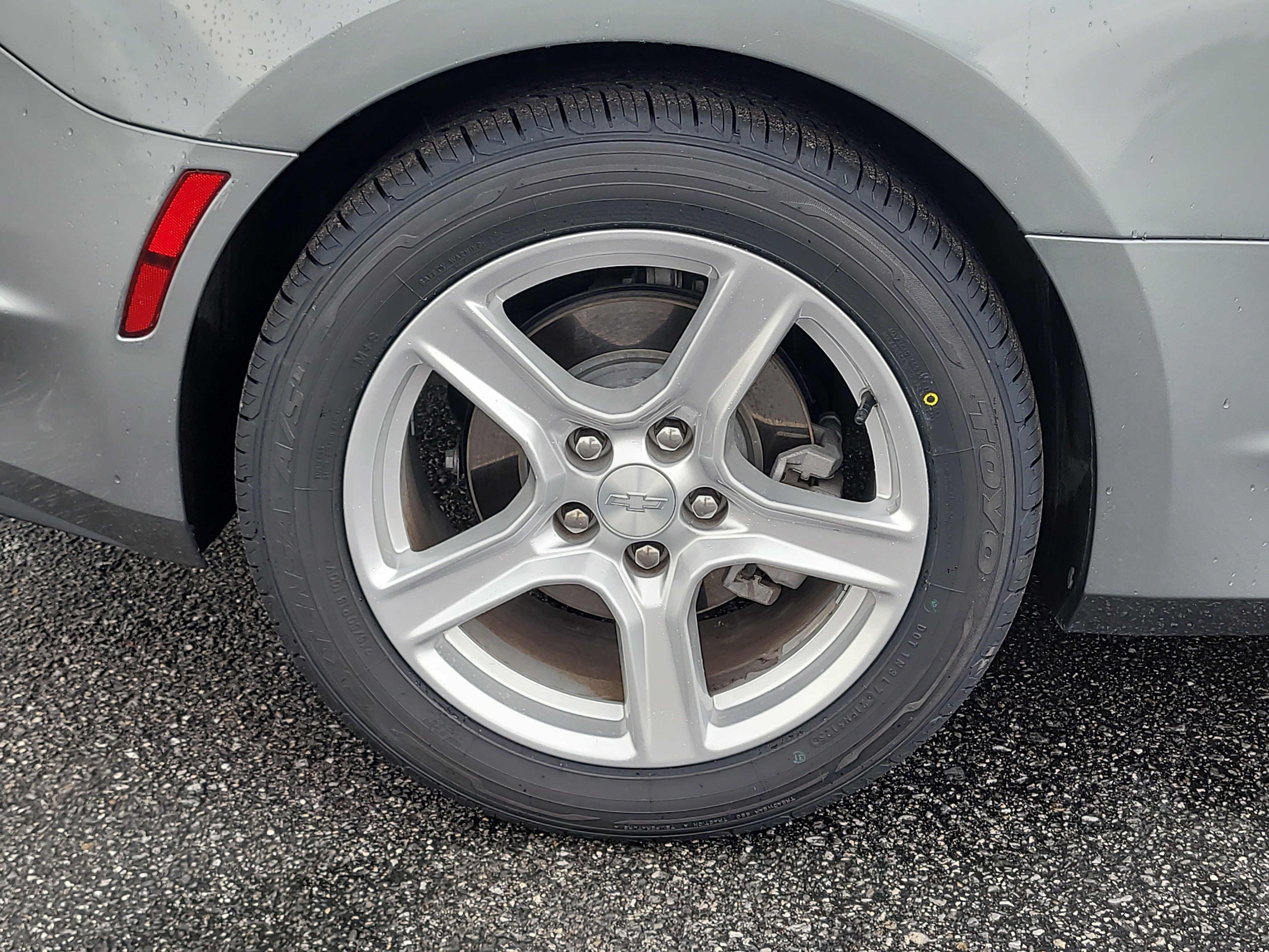 Used 2023 Chevrolet Camaro LT RWD image 9