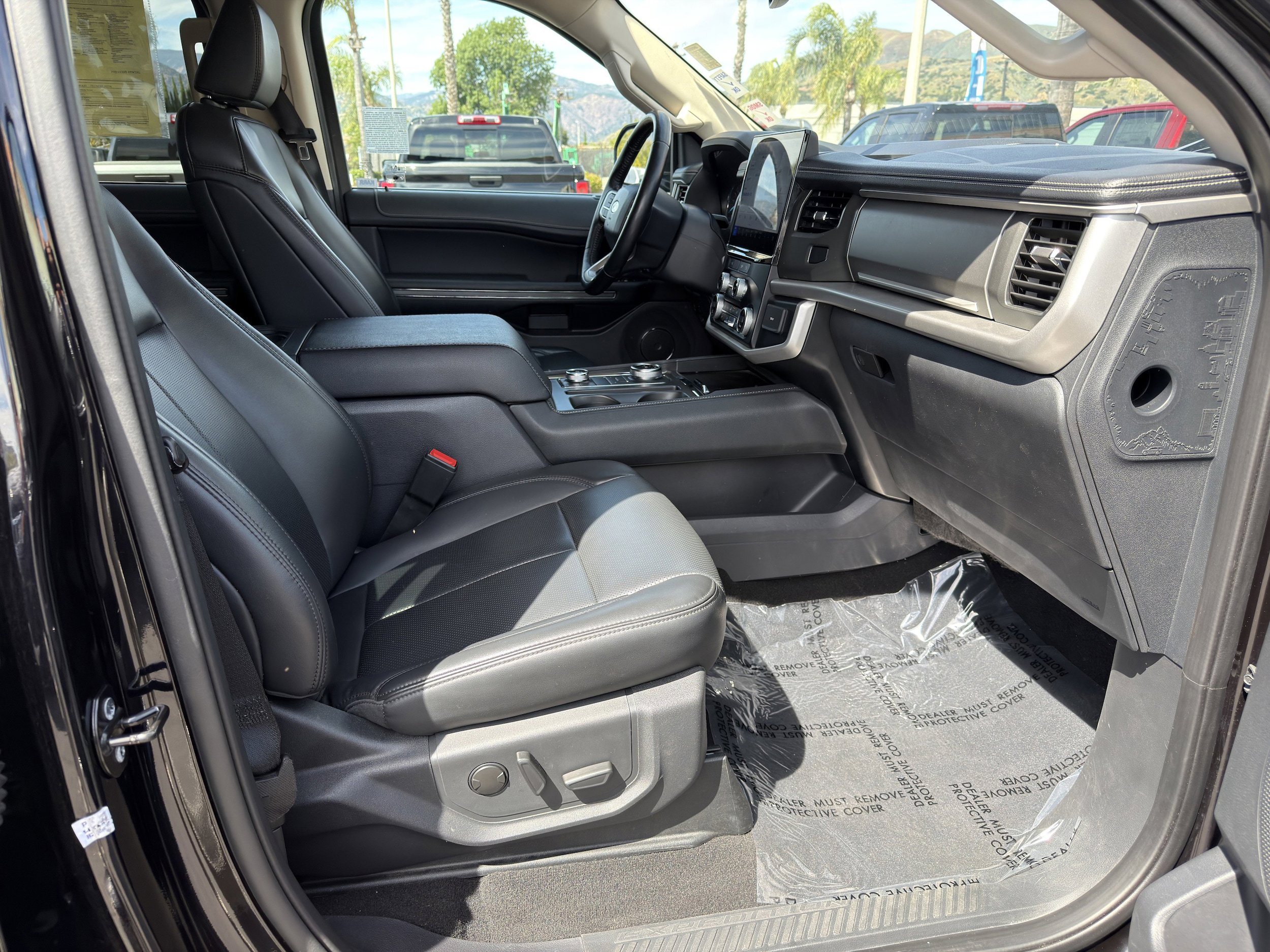 Used 2024 Ford Expedition XLT AWD/4WD image 10