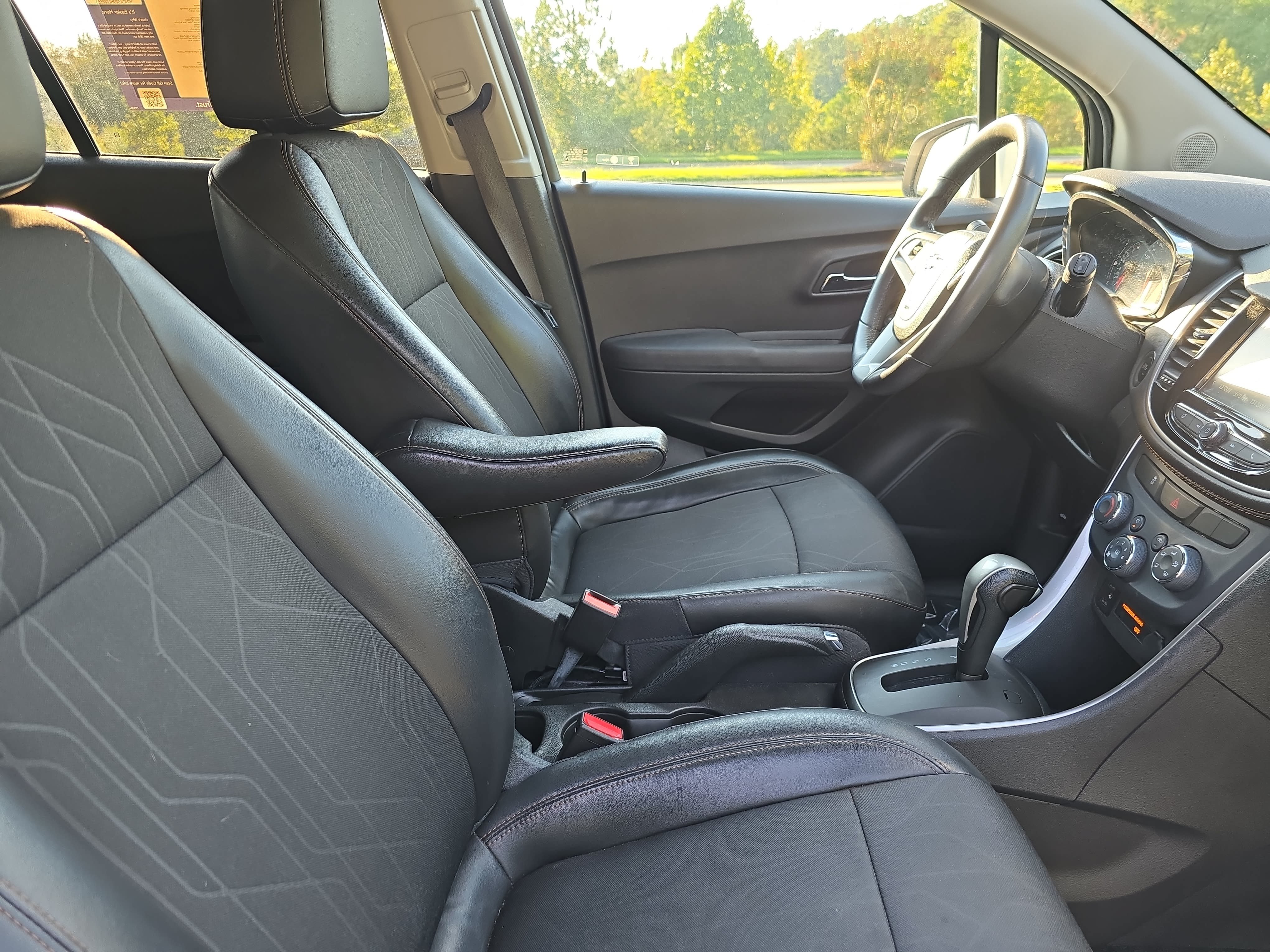 Used 2017 Chevrolet Trax LT w/ LT Convenience Package FWD image 10