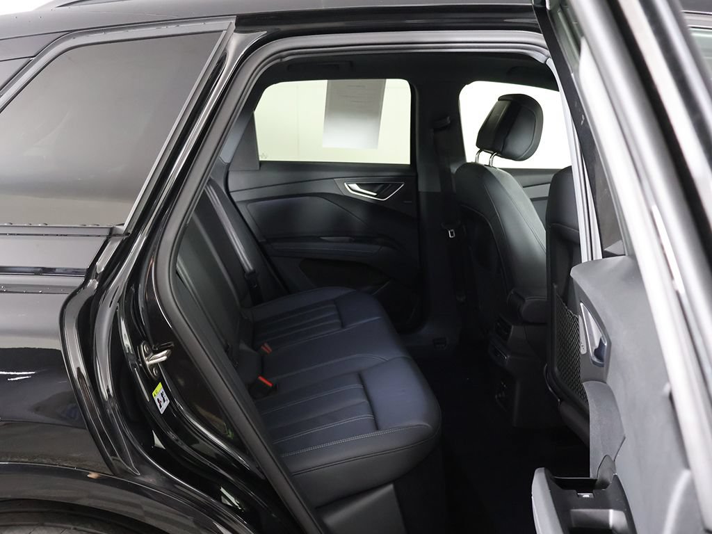 Used 2023 Audi Q4 e-tron Premium Plus w/ Premium Plus AWD/4WD image 33