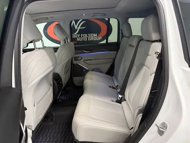 Used 2022 Jeep Grand Cherokee Overland image 16