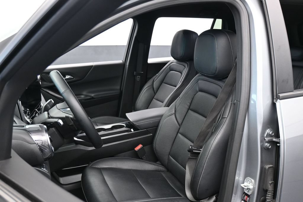 Used 2025 Chevrolet Equinox LT FWD image 10