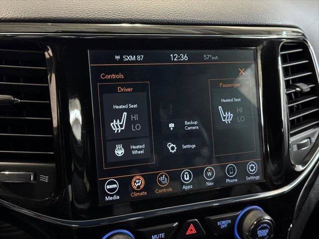 Certified 2022 Jeep Grand Cherokee Laredo X image 30