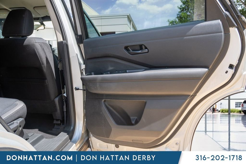 Used 2025 Nissan Pathfinder SV FWD image 22