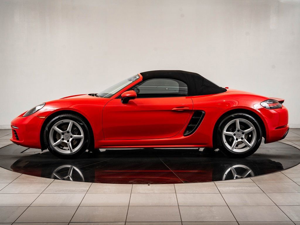 Used 2019 Porsche 718 Boxster image 2