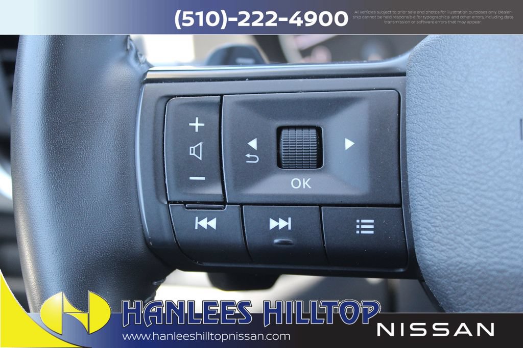 Used 2025 Nissan Rogue SV FWD image 30