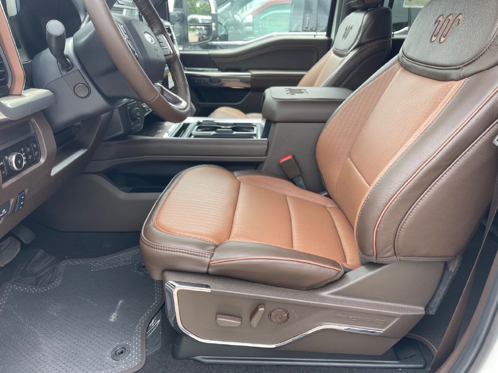 New 2026 Ford F250 King Ranch w/ FX4 Off-Road Package AWD/4WD image 7