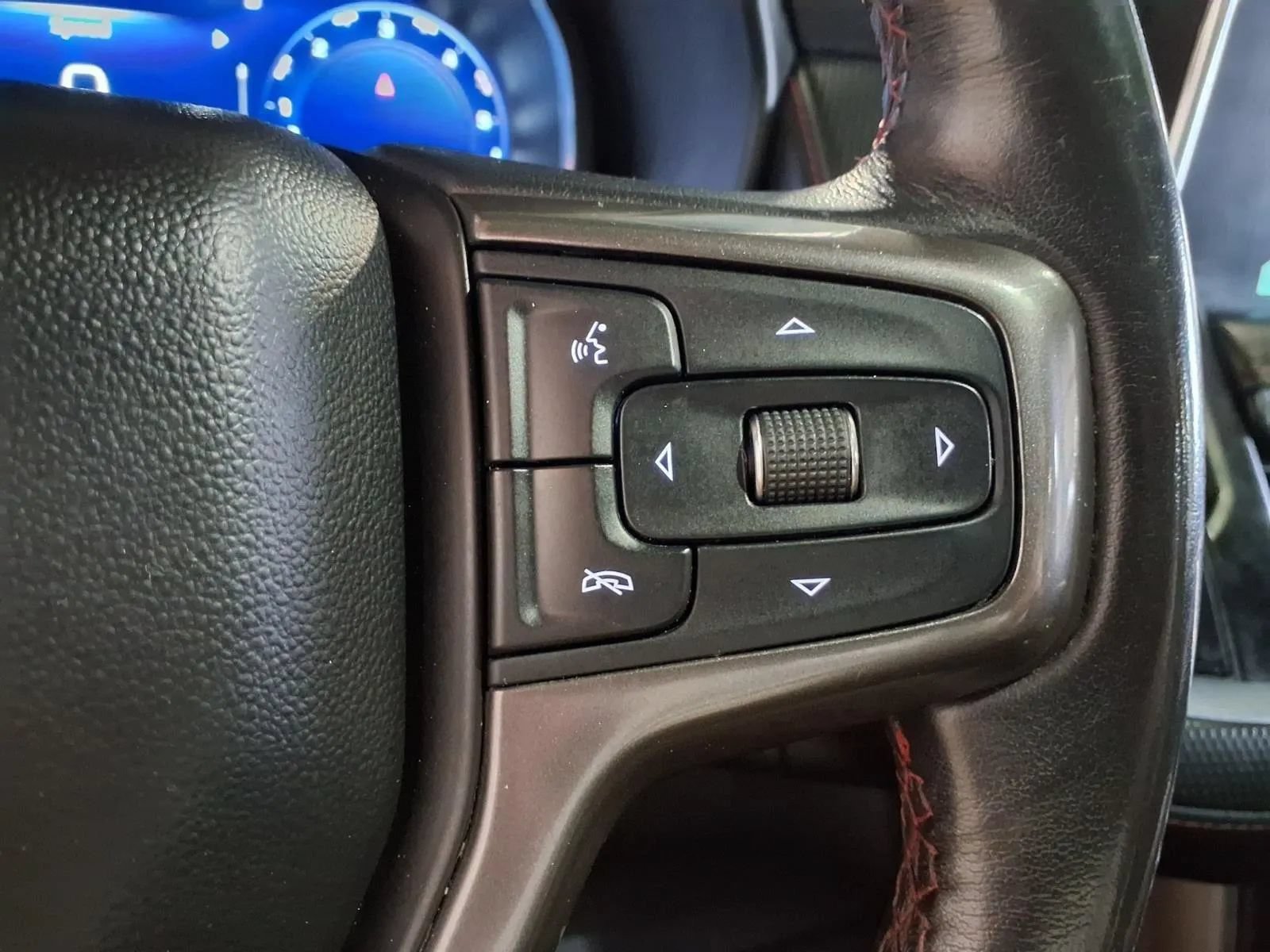 Used 2022 Chevrolet Suburban RST w/ Sport Performance Package AWD/4WD image 29
