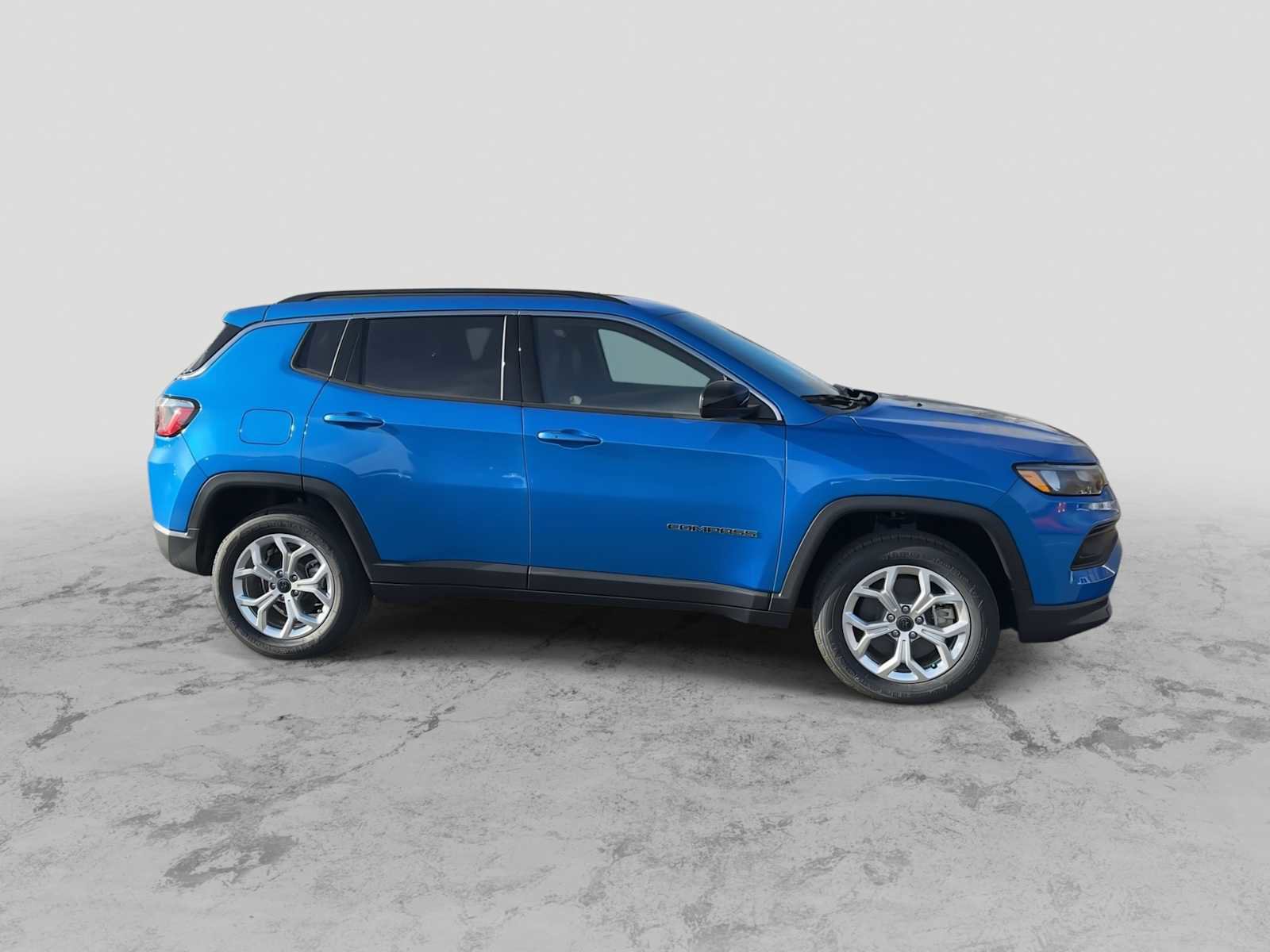 New 2026 Jeep Compass Latitude image 9