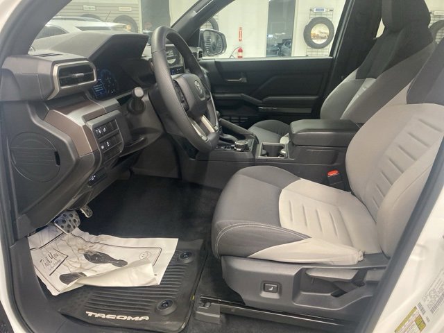 Used 2024 Toyota Tacoma TRD Sport image 25