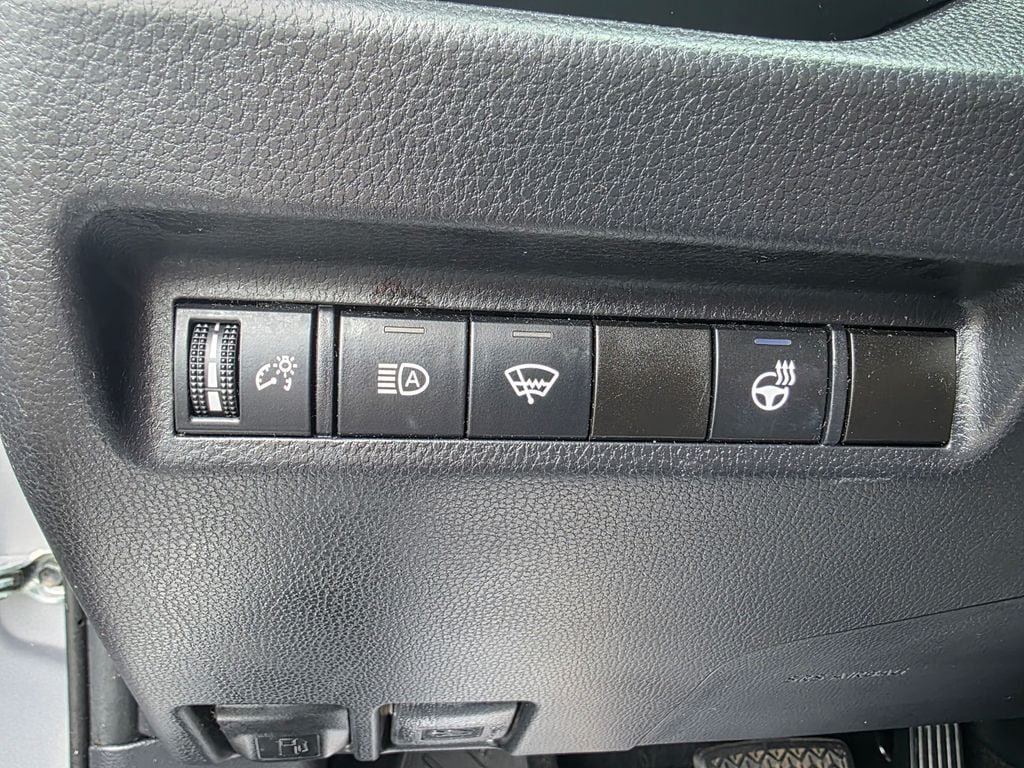 Used 2021 Toyota RAV4 XLE w/ XLE Grade Weather Package AWD/4WD image 24