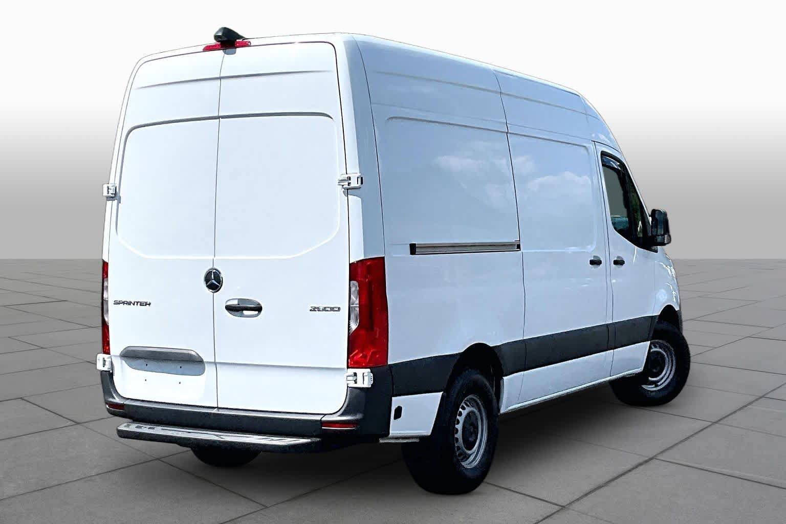 Used 2020 Mercedes-Benz Sprinter 2500 image 13