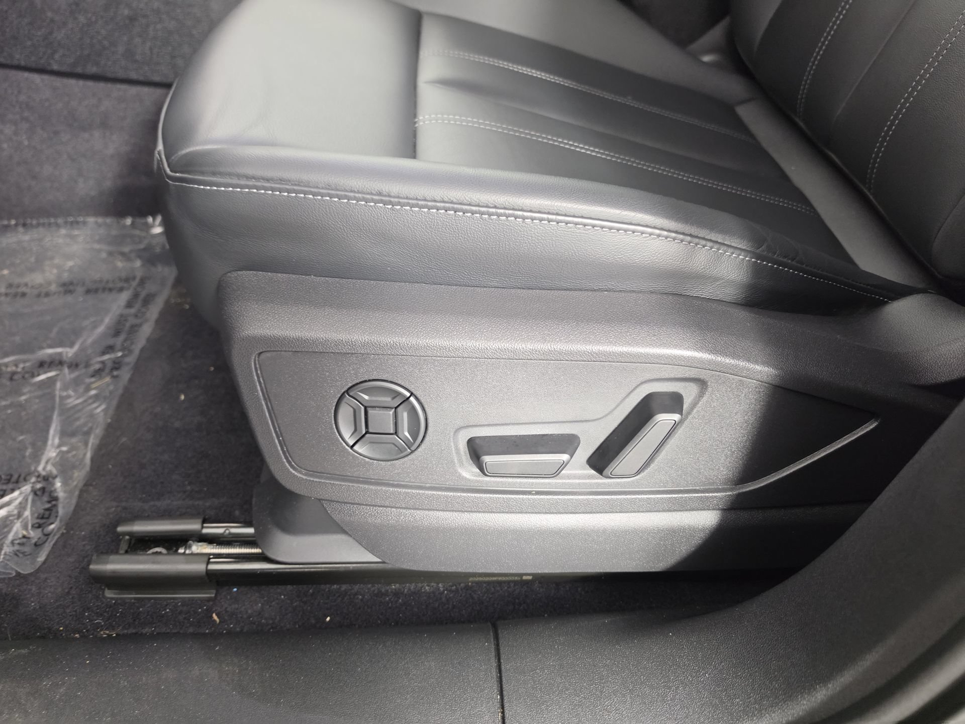Used 2025 Audi Q5 Premium w/ Convenience Package AWD/4WD image 4