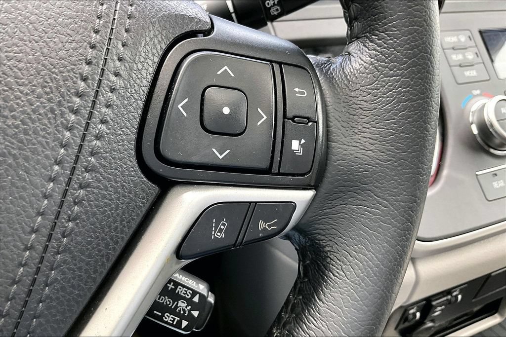 Certified 2020 Toyota Sienna XLE Premium FWD image 14