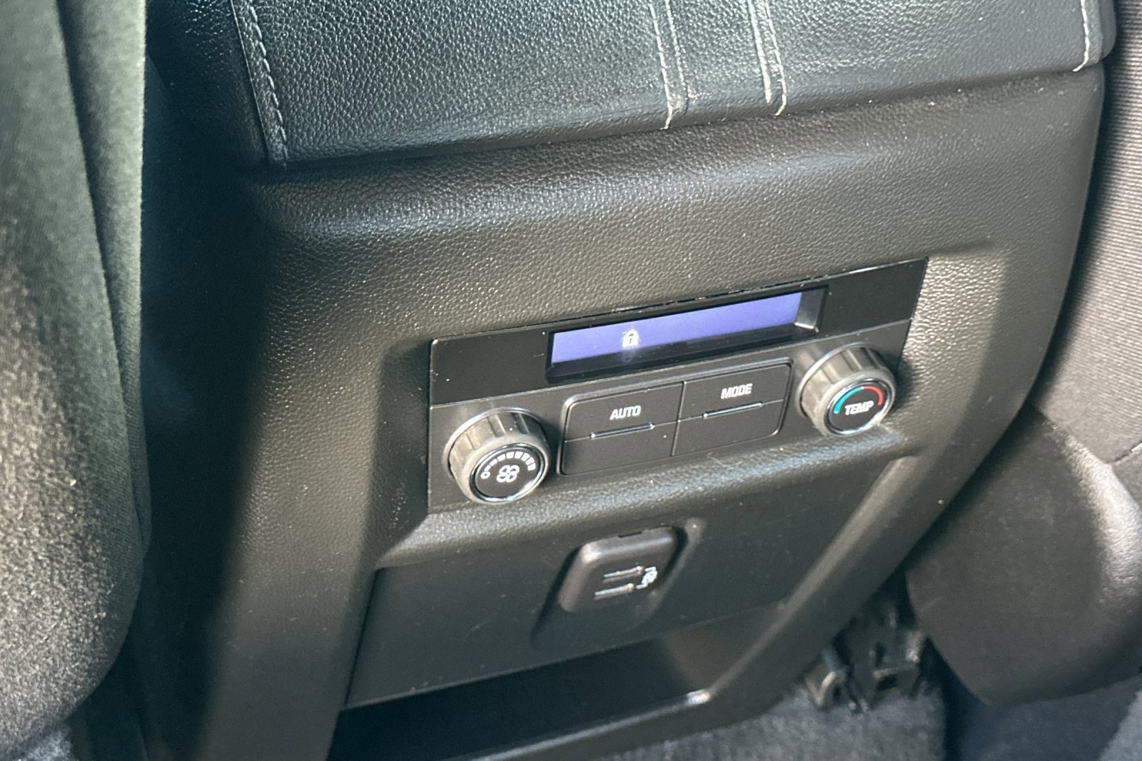 Used 2023 Chevrolet Traverse LT image 45