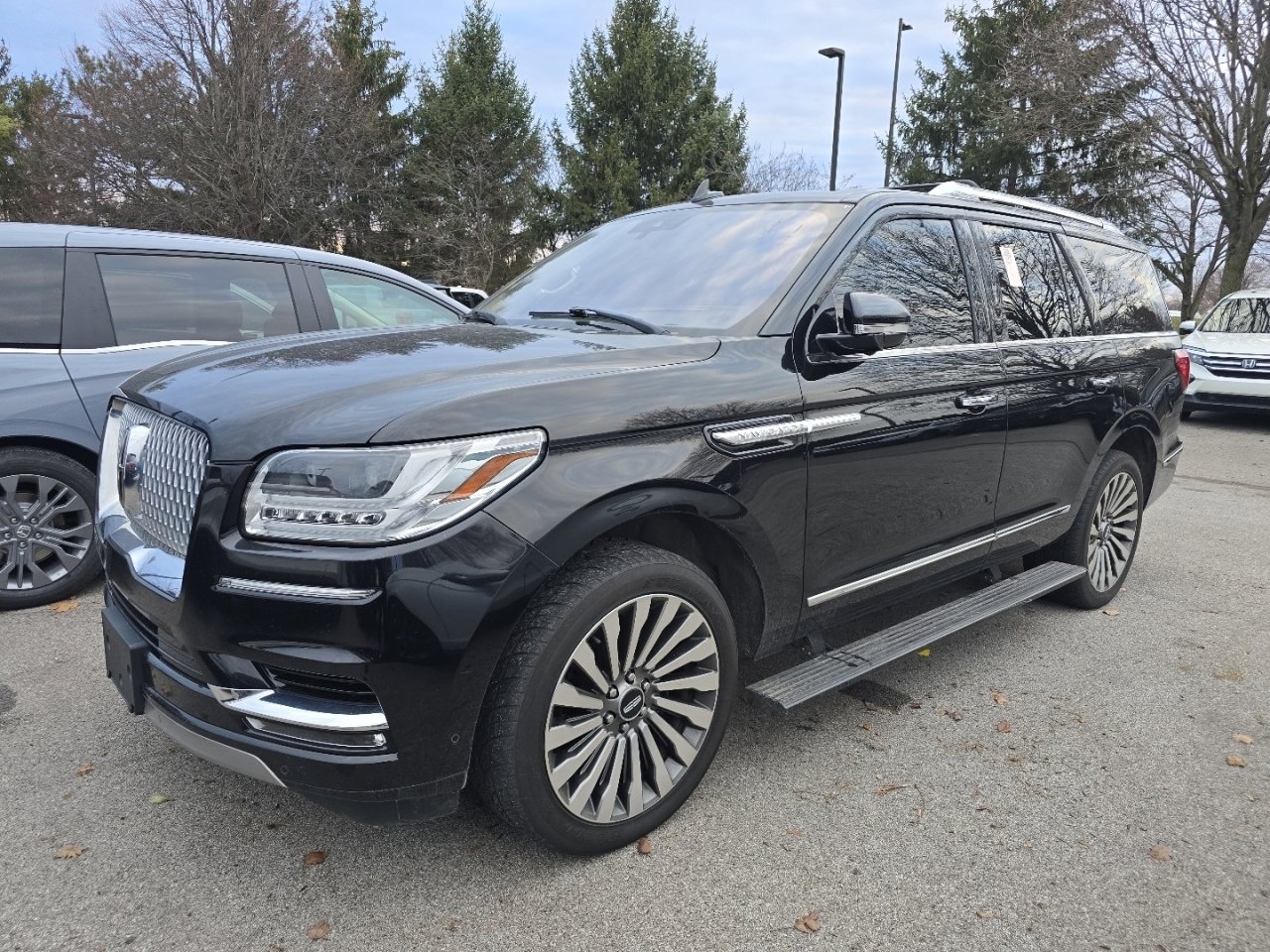 Used 2018 Lincoln Navigator Reserve w/ Technology Package image 3