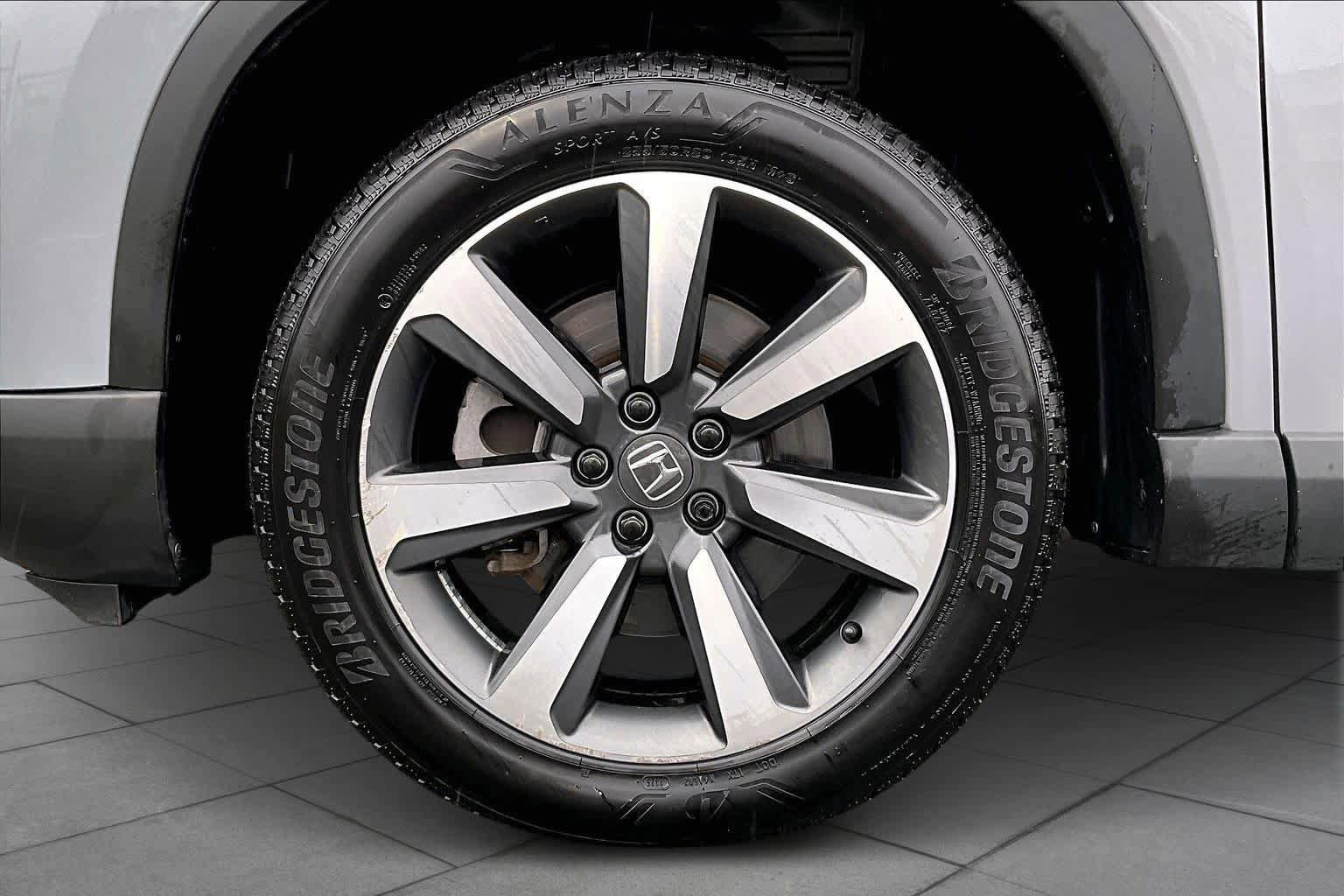 Used 2024 Honda Pilot Elite image 11