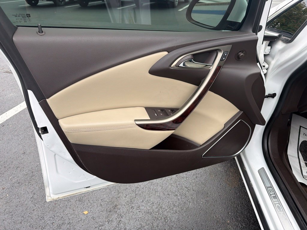 Used 2014 Buick Verano FWD image 17
