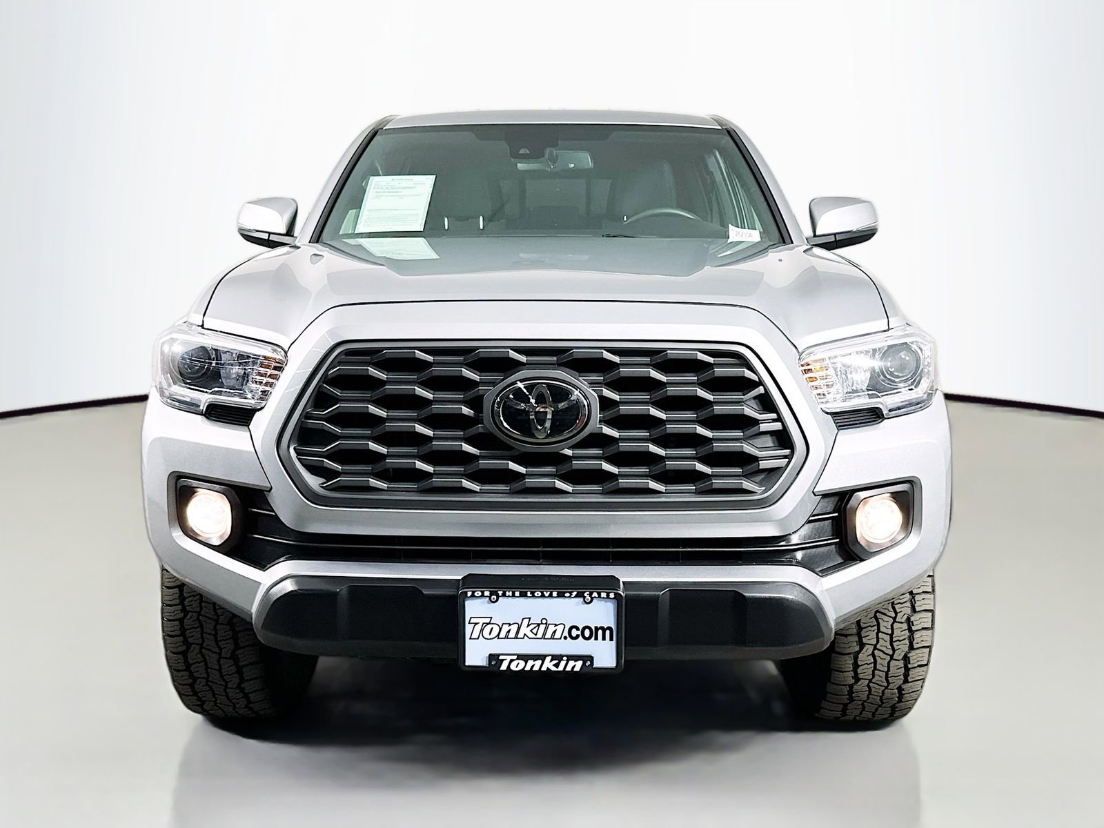 Used 2022 Toyota Tacoma TRD Off-Road image 2