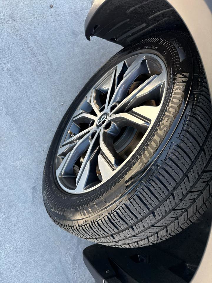 Used 2017 INFINITI QX30 Premium w/ Navigation Package image 2