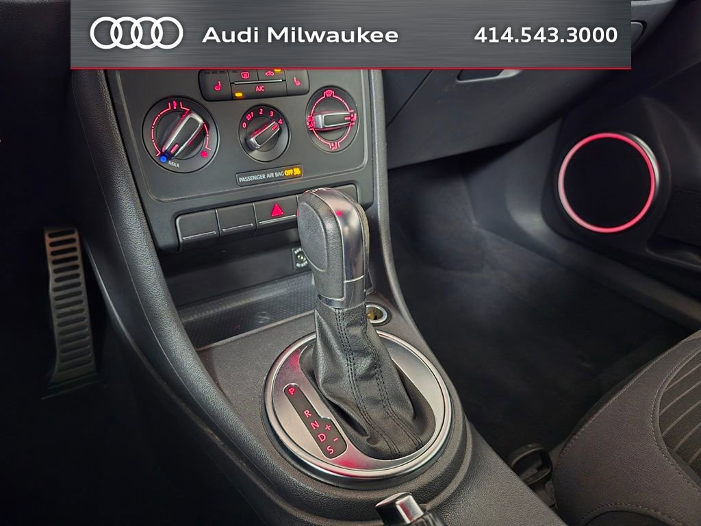 Used 2013 Volkswagen Beetle 2.0T FWD image 24