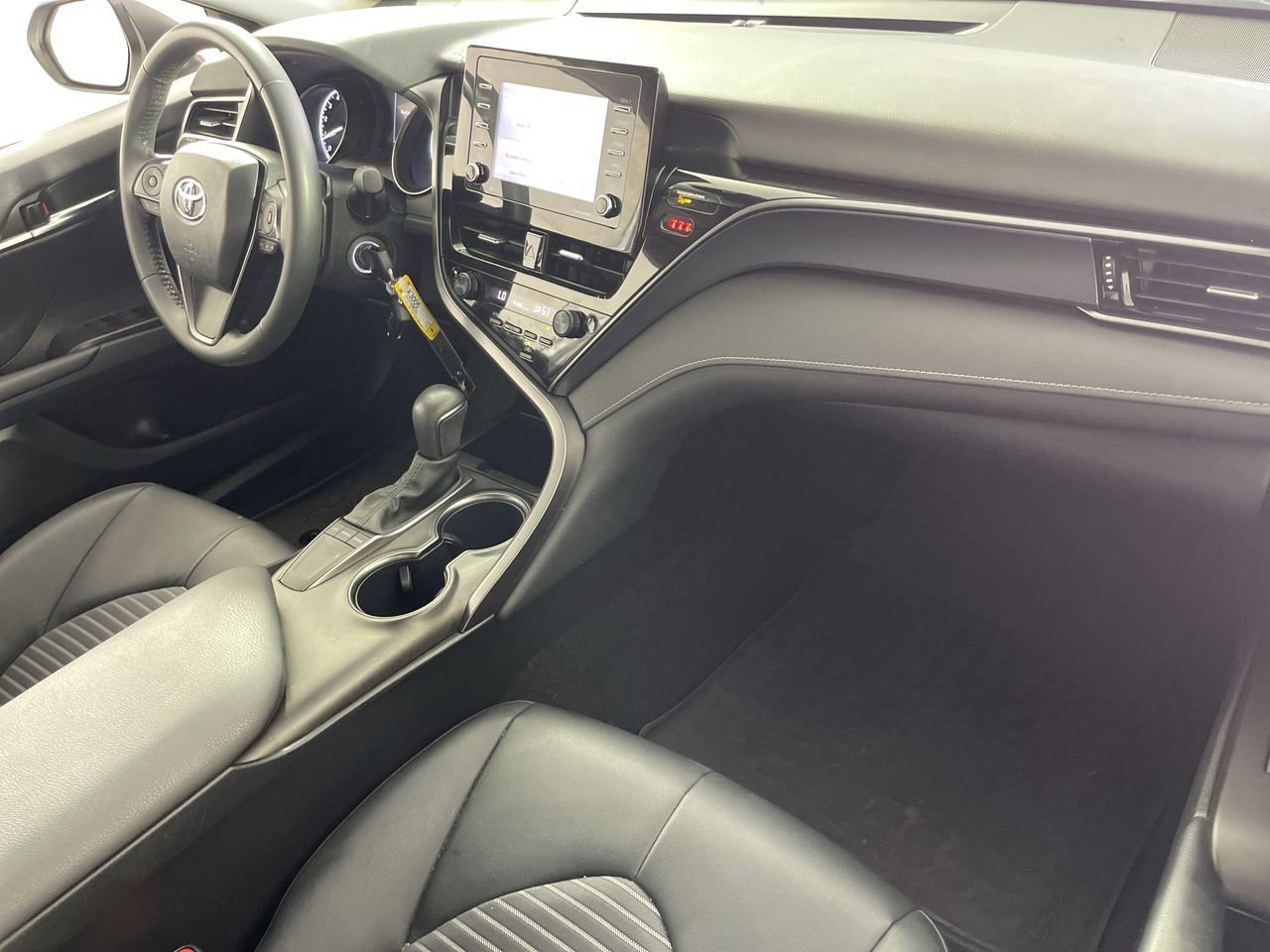Used 2024 Toyota Camry SE FWD image 27