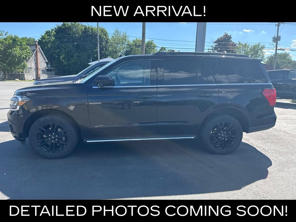 Used 2023 Ford Expedition XLT AWD/4WD image 3