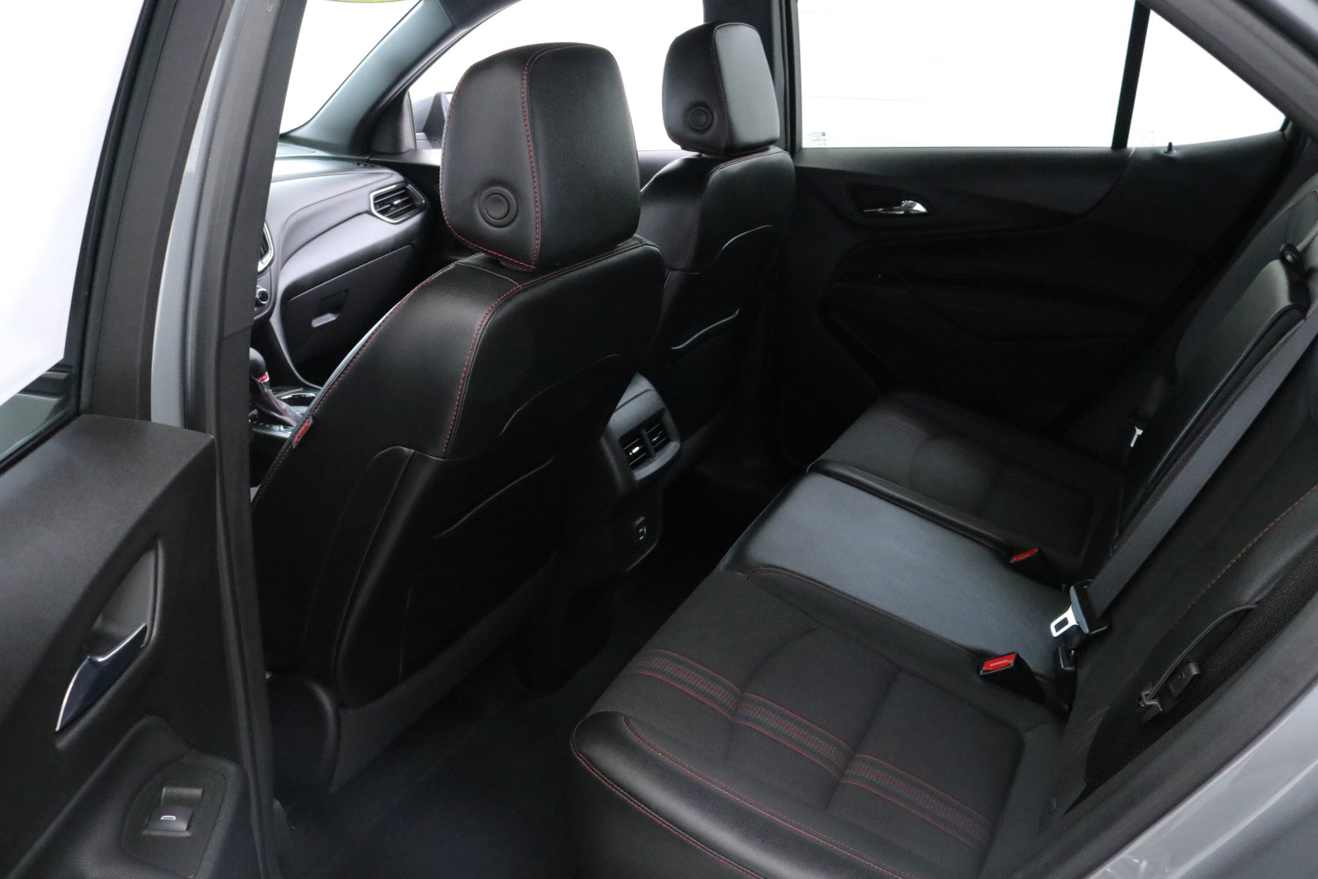 Used 2024 Chevrolet Equinox RS image 27
