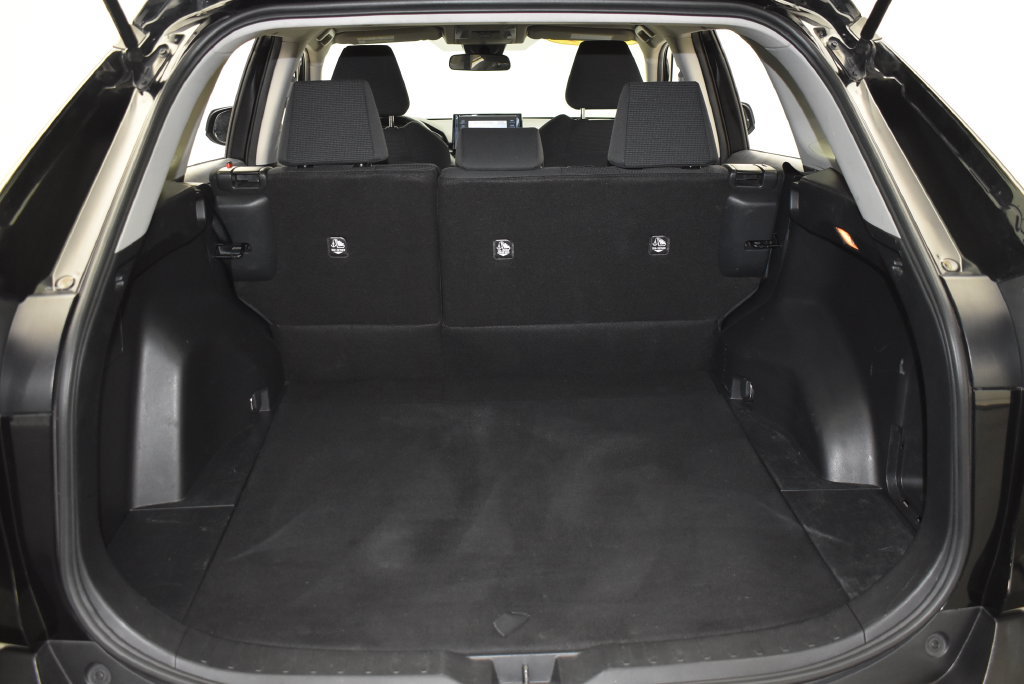 Used 2019 Toyota RAV4 LE FWD image 30