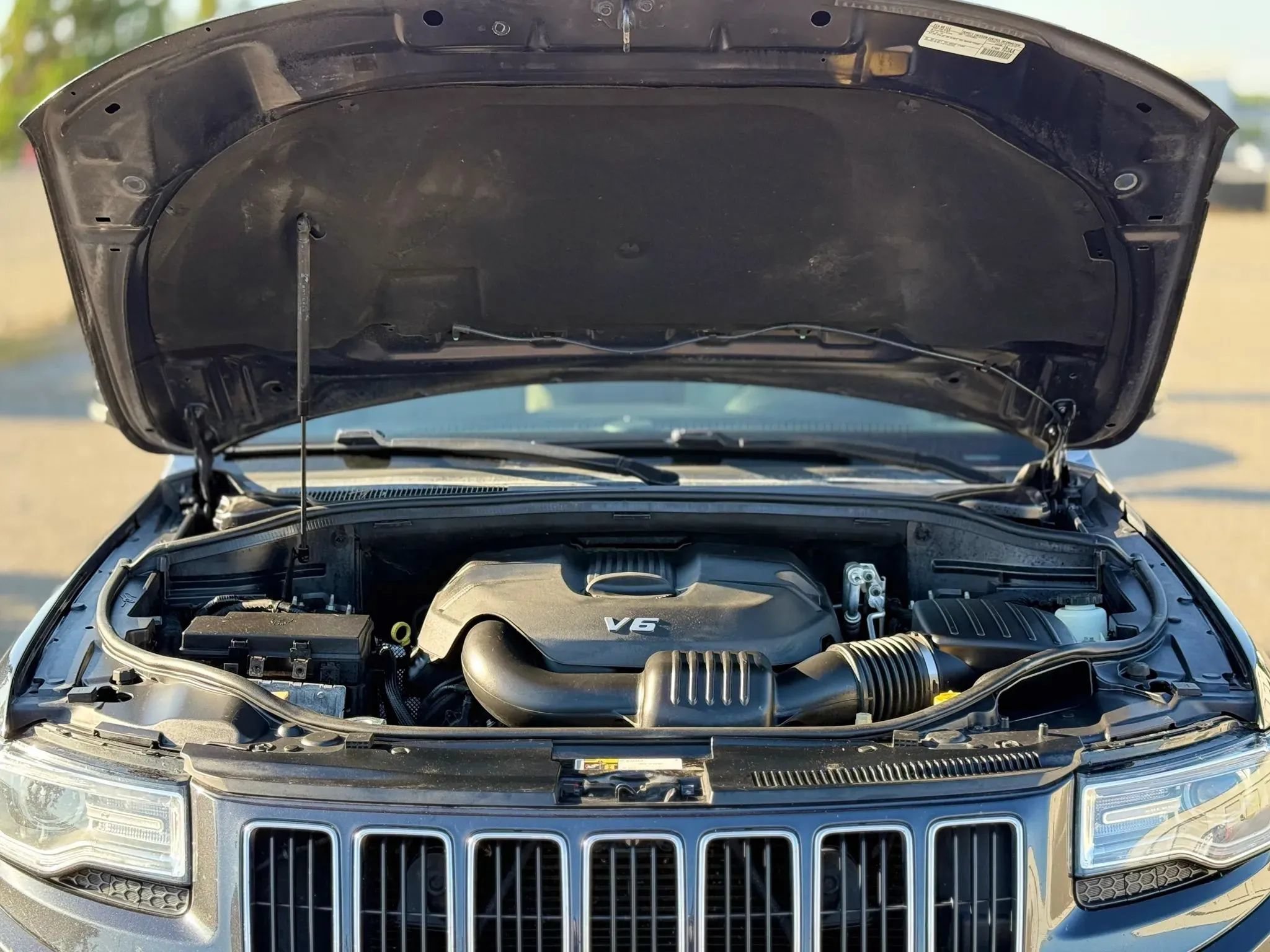 Used 2015 Jeep Grand Cherokee Limited w/ Luxury Group II AWD/4WD image 30