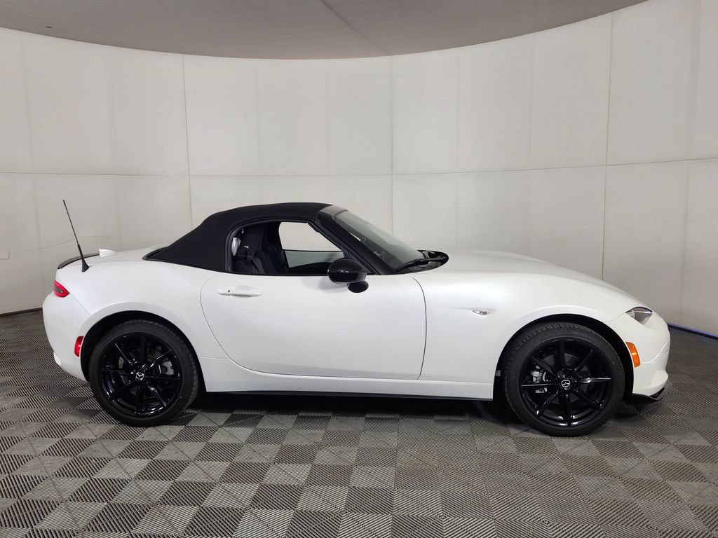 Used 2023 MAZDA MX-5 Miata Club w/ Interior Package RWD image 8