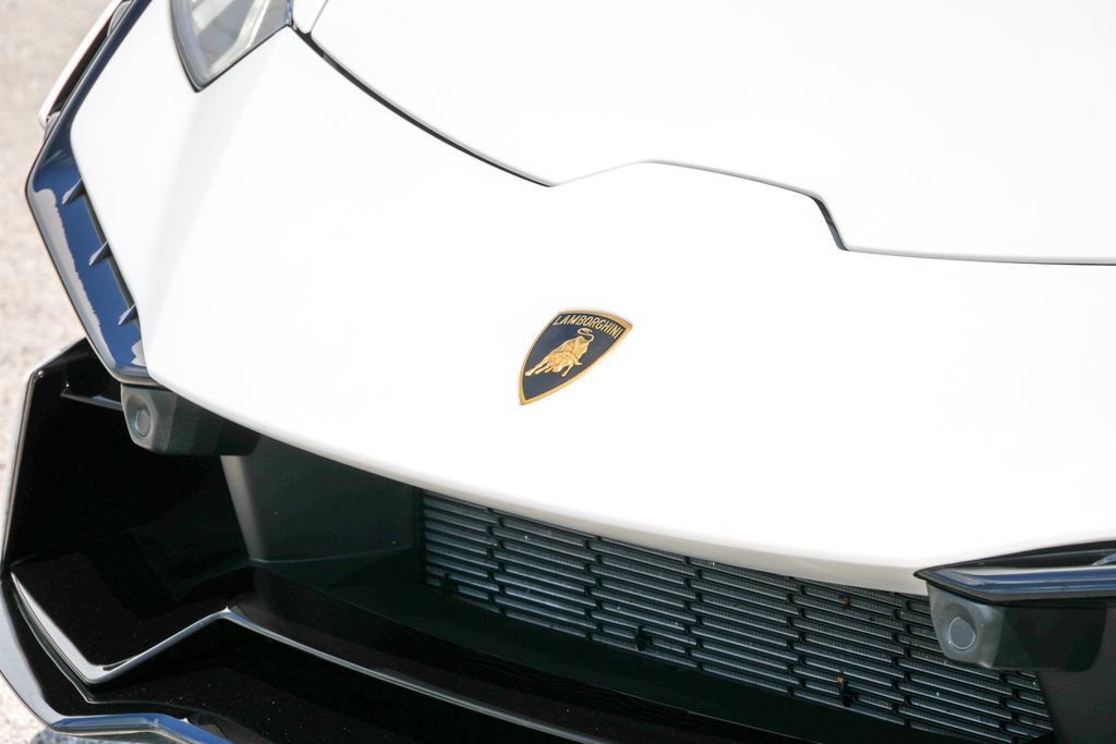 Used 2024 Lamborghini Huracan Tecnica RWD image 16