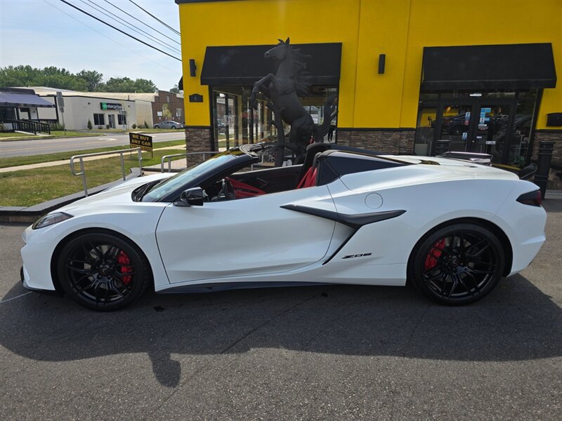 Used 2026 Chevrolet Corvette Z06 w/ Stealth Interior Trim Package RWD image 33