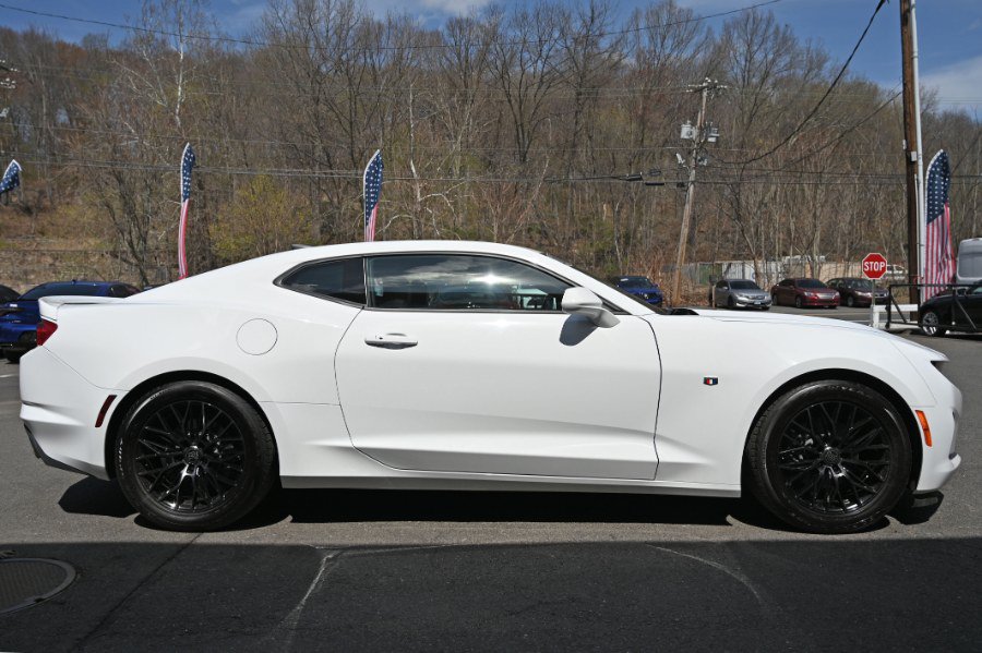 Used 2022 Chevrolet Camaro LT w/ Technology Package RWD image 6