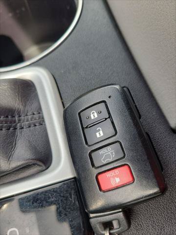 Certified 2018 Toyota Highlander XLE FWD image 42