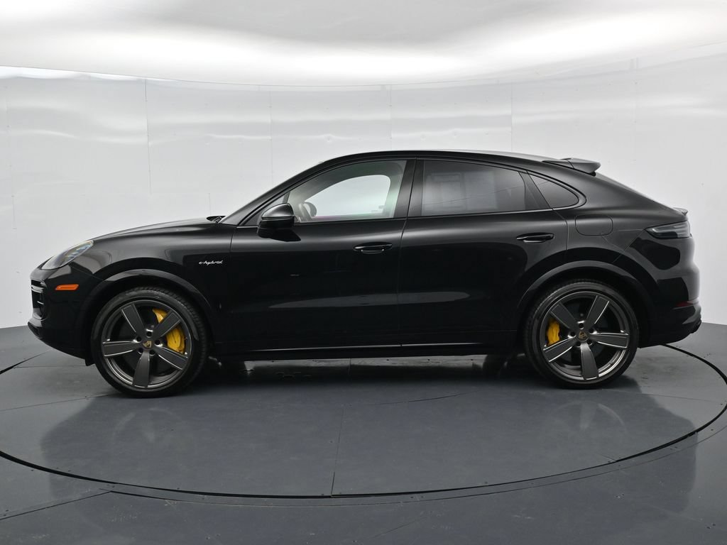 Certified 2023 Porsche Cayenne Turbo S AWD/4WD image 2